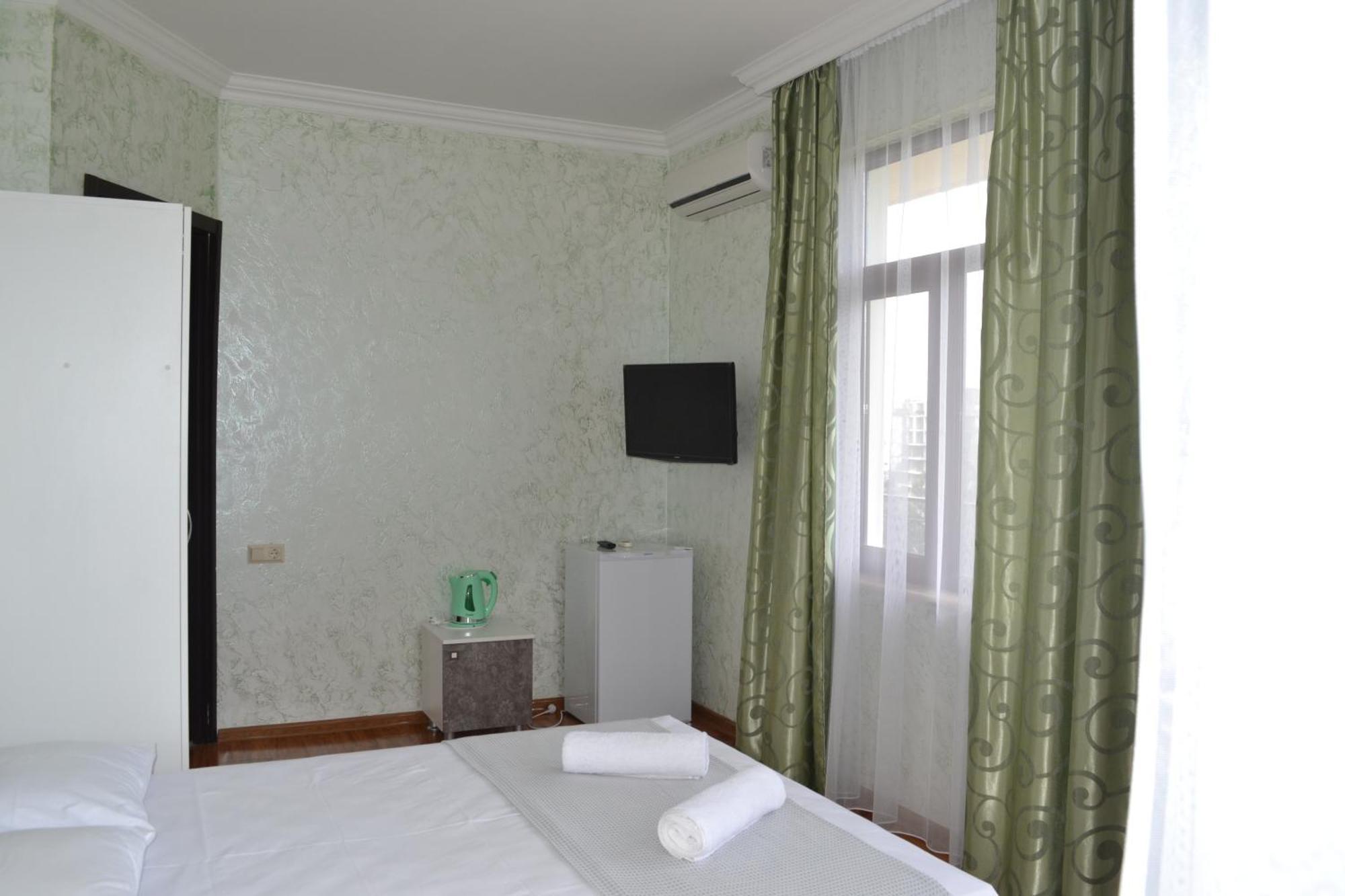 Sunny Hotel Batumi Makhinjauri Exterior photo